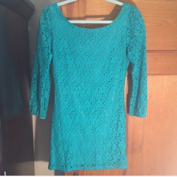 ASOS Dresses & Skirts - NWT ASOS 3/4 sleeve floral crochet tunic dress ASOS Dresses & Skirts - NWT ASOS 3/4 sleeve floral crochet tunic dress